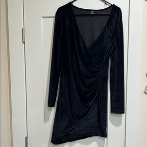 SHEIN Black Velvet Long Sleeve Dress